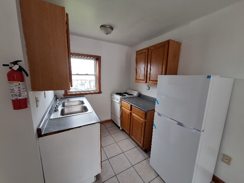Building Photo - 2071 Ulster Ave