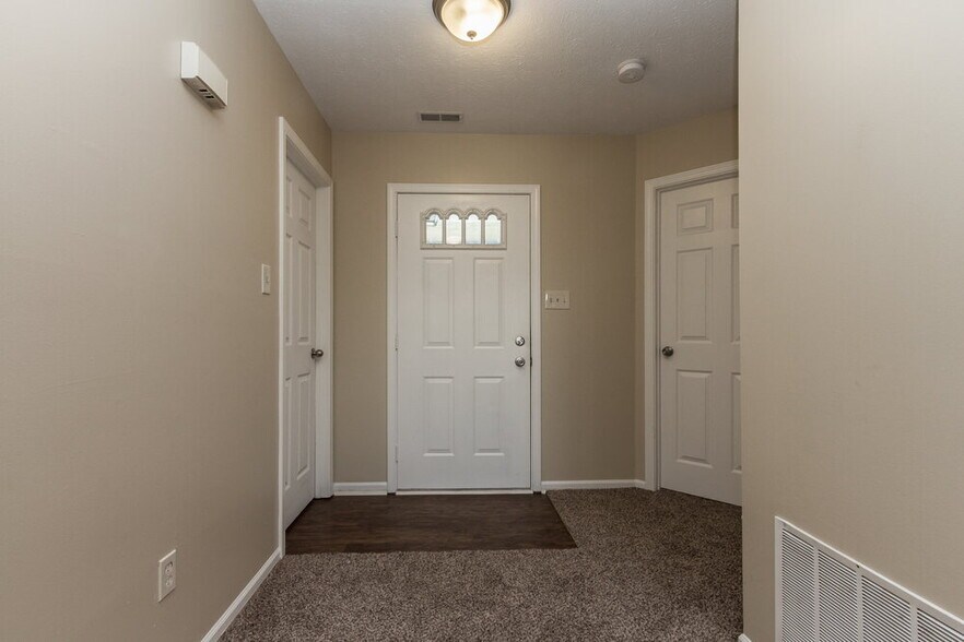 Building Photo - 6057 Sally Ann Cir