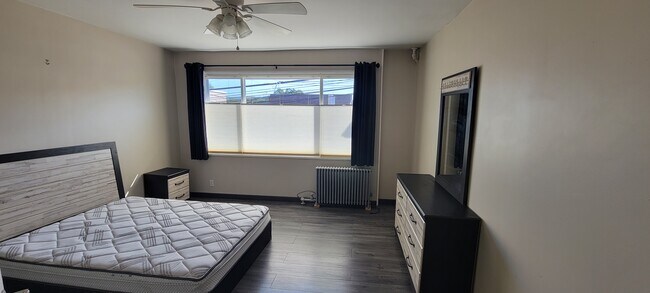 BR FT WINDOW SHADES n RM DK DRAPES - 212 S Main St