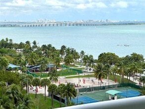 Building Photo - 1717 N Bayshore Dr