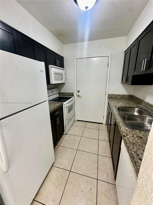 Building Photo - 8475 SW 94th St