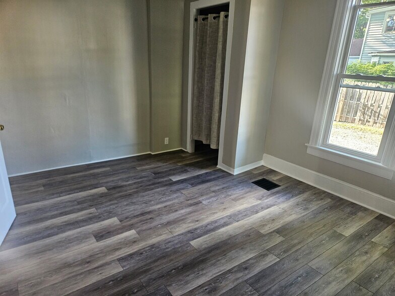 Bedroom - 5 Robie St