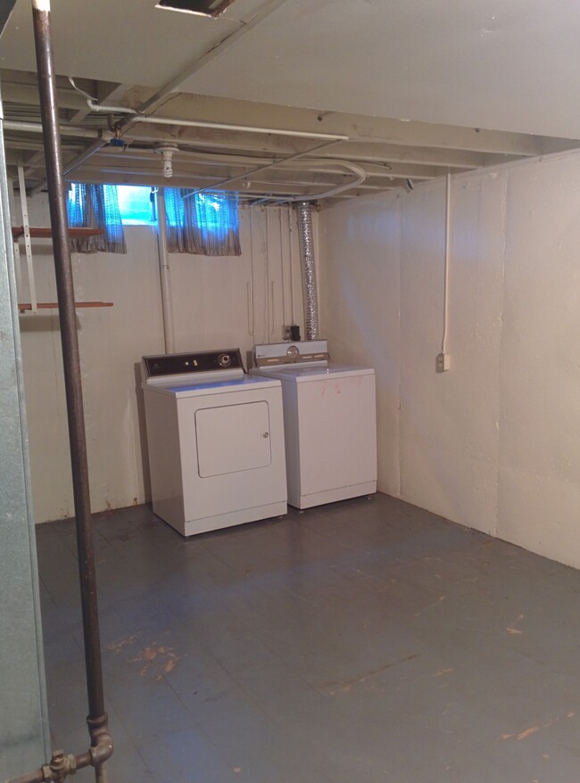 Building Photo - 5524 W 97th St