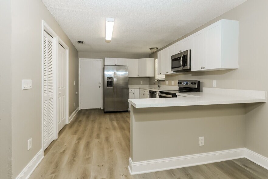 Building Photo - 1142 Monroe Blvd