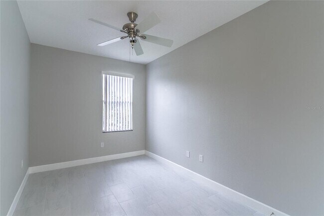 Building Photo - 2045 Grand Oak Dr