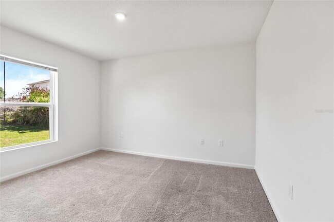 Building Photo - 612-612 Linnet Ct