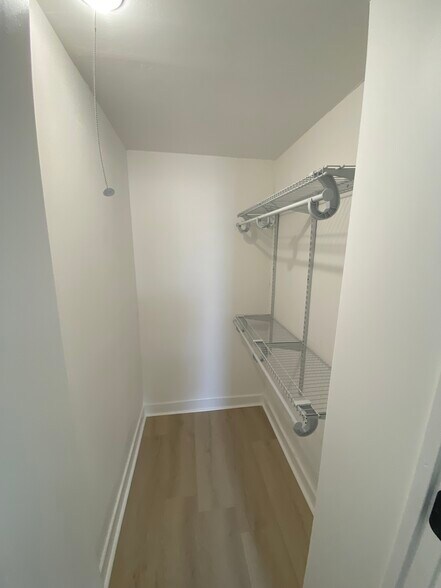 Building Photo - 1322 W Ohio St