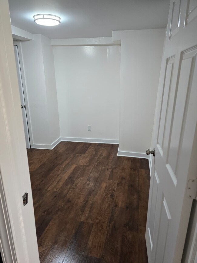 Building Photo - 135 Willow St