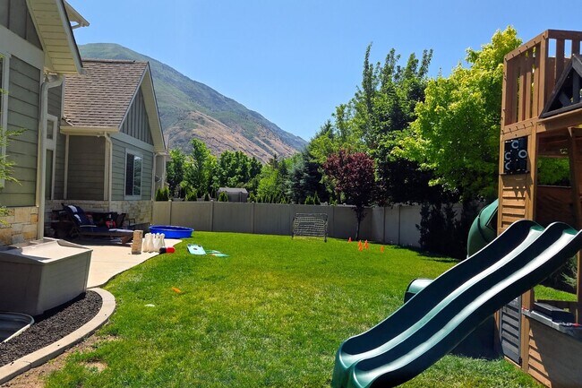 Building Photo - 4209 W Mesquite Way