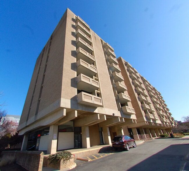 Primary Photo - 240 M St SW