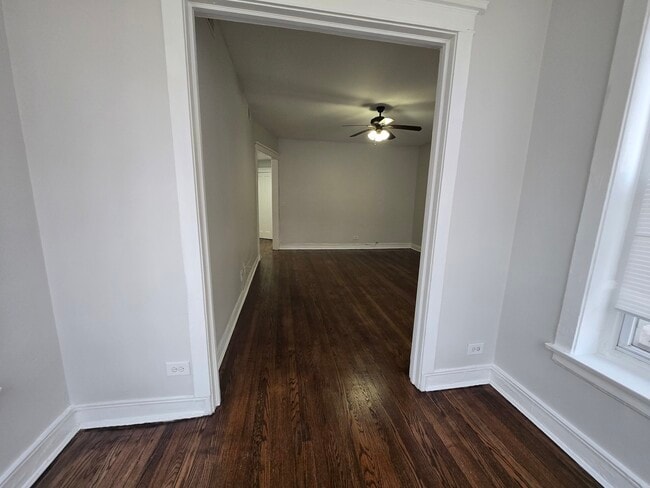 Building Photo - 6812 S Cornell Ave