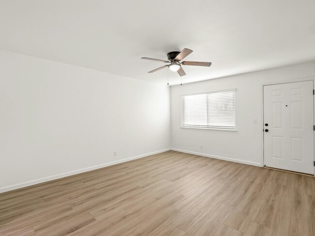 Building Photo - 2126 N Glenn Ave