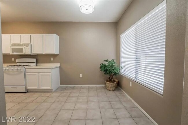 Building Photo - 2001 Quartz Cliff St