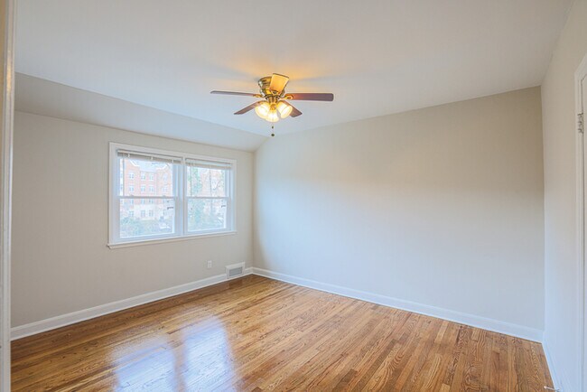 Building Photo - 3 Bedroom Complete Rehab