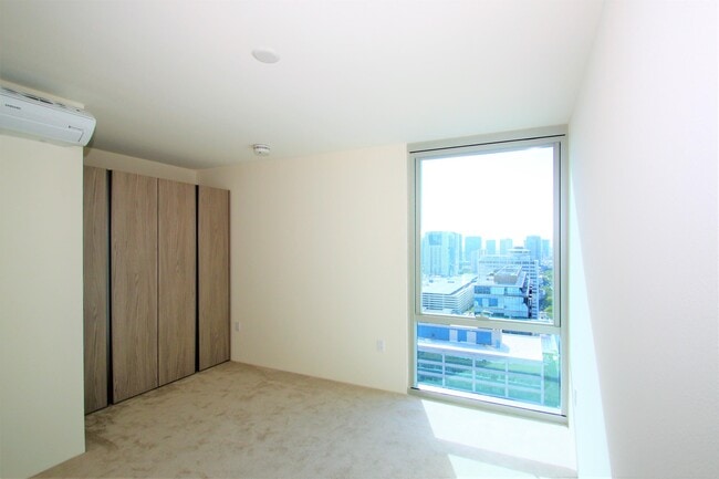 Building Photo - 1631 Kapiolani Blvd