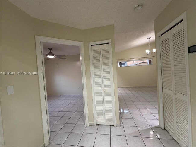Building Photo - 3159 W 73rd Pl