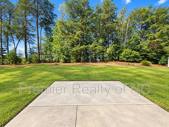 Building Photo - 1085 Bitting Hall Cir