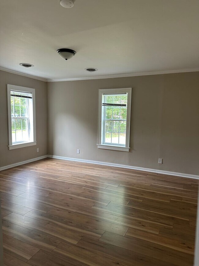 Building Photo - 1008 Speight St