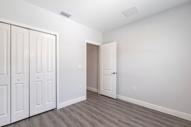 Building Photo - BRAND NEW Construction, 3 bed / 2 bath Ren...