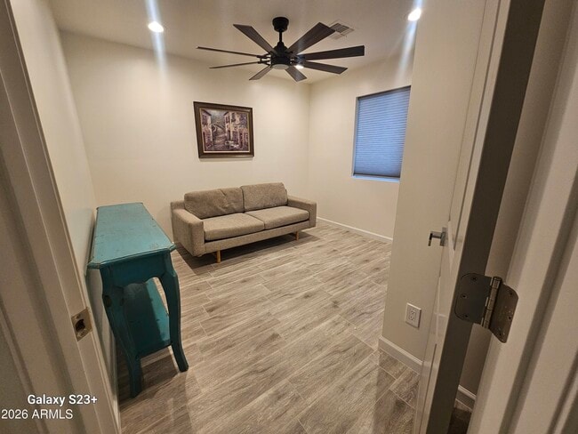 Building Photo - 2817 N 71st Pl