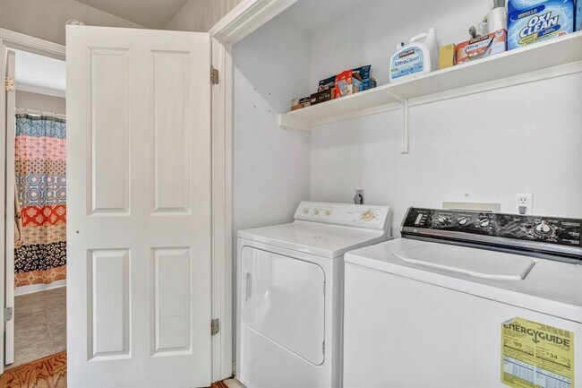 Building Photo - 8121 Forest Heights Ln