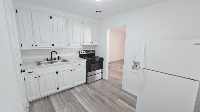 Building Photo - Monetta Apartments