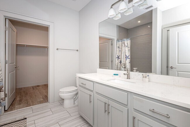 Building Photo - Fully furnished luxurious waterfront condo at The Inlet!