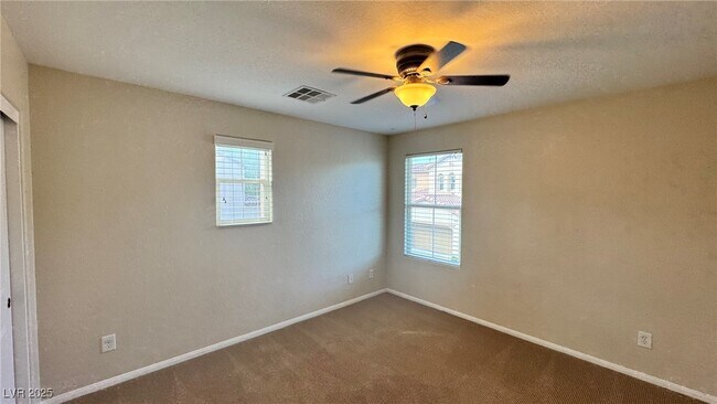 Building Photo - 3173 Color Palette Ave