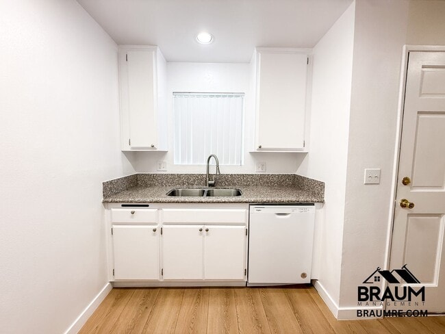 Building Photo - 14249 Friar St