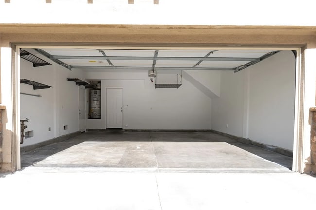 Building Photo - 25357 Avanti Ct