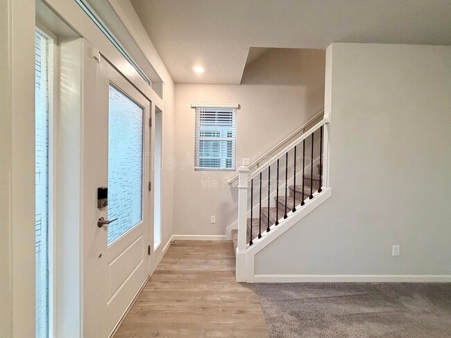 Building Photo - 8153 SE Crabapple St