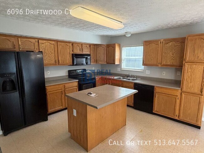Building Photo - 6096 Driftwood Ct