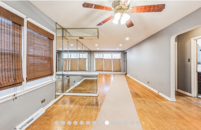 Building Photo - 8736 S Cornell Ave