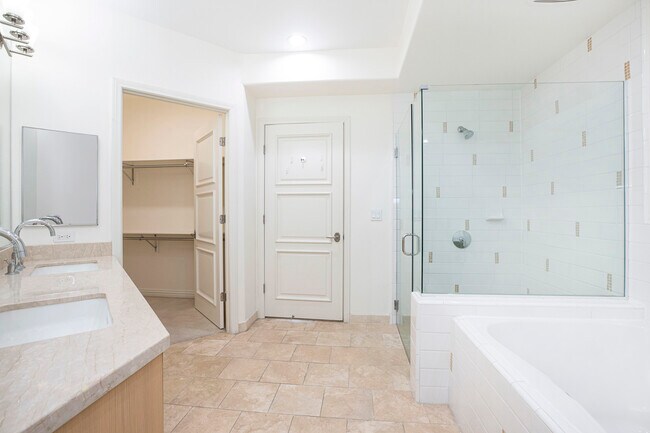 Building Photo - 476 Caruso Ave