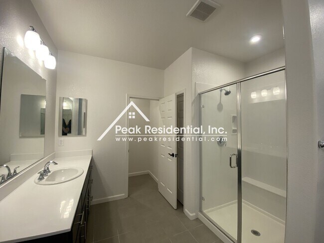 Building Photo - Updated 4bd/3ba Folsom Home with 2 Car Garage