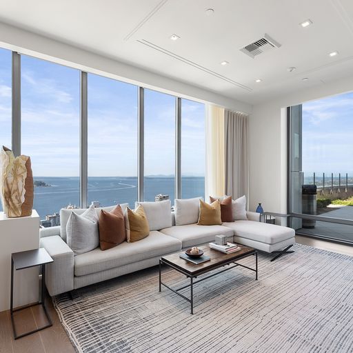 Clubroom - 2510 6th Ave