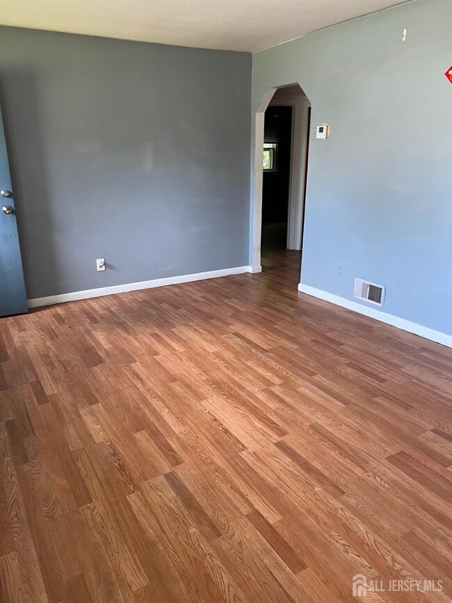 Building Photo - 8 Rosewood Rd