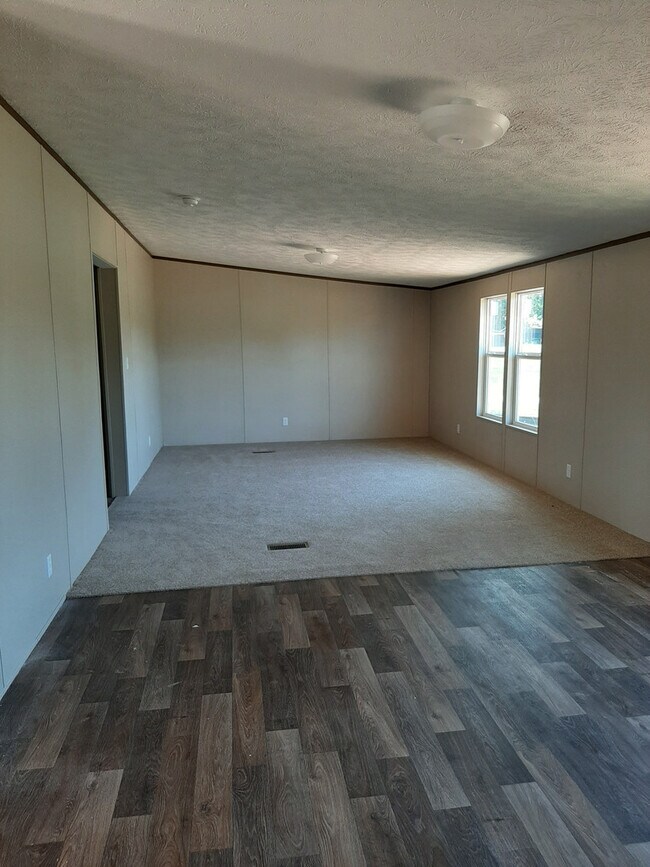 Building Photo - RANCH HOME