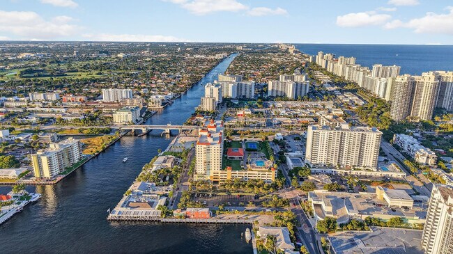 Building Photo - 3020 NE 32nd Ave