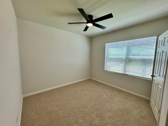 Building Photo - 490 Sea Spray Dr