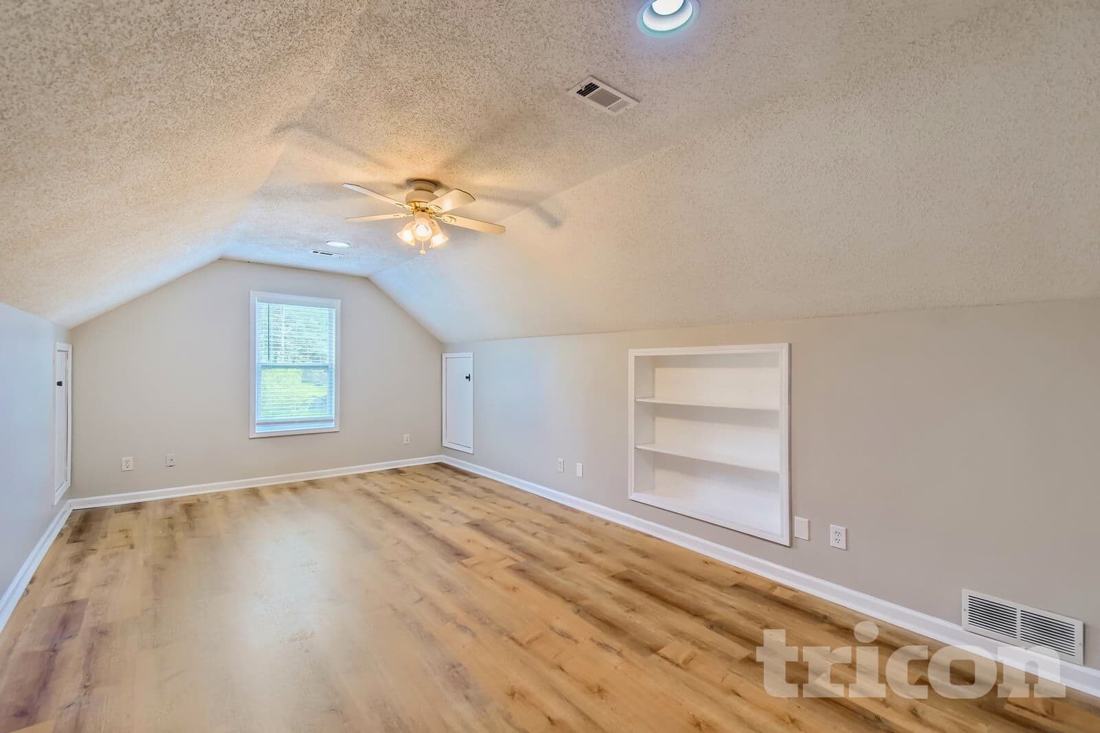 Building Photo - 120 Allen Oaks Way