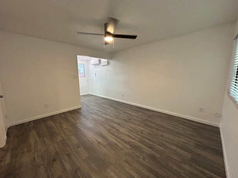 Building Photo - 2122 S Granada Dr