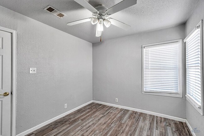 Building Photo - 3519 N Northstar Ave