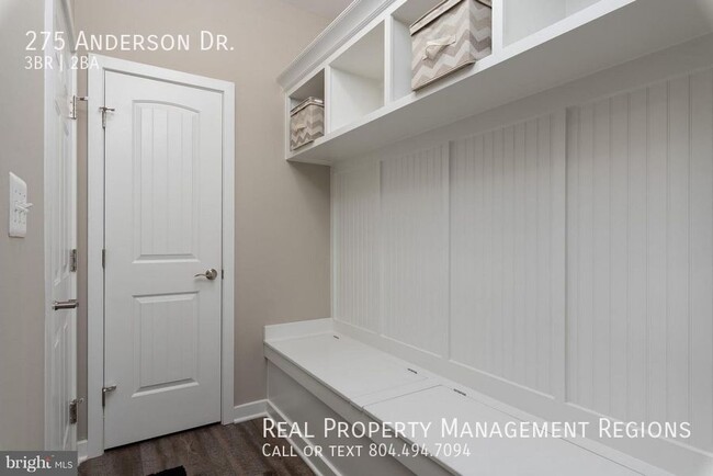 Building Photo - 275 Anderson Dr