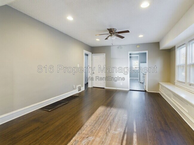 Building Photo - 5912 Paseo Blvd
