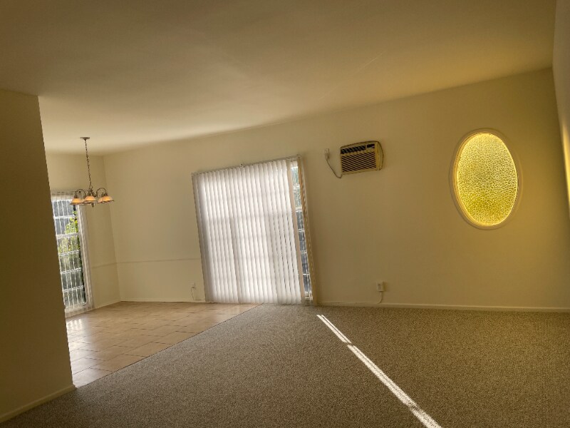 Building Photo - 1122 S Clark Dr