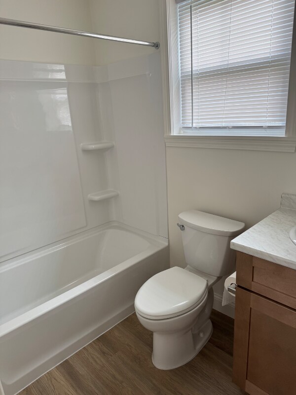 Building Photo - 33 Hoppin Ave