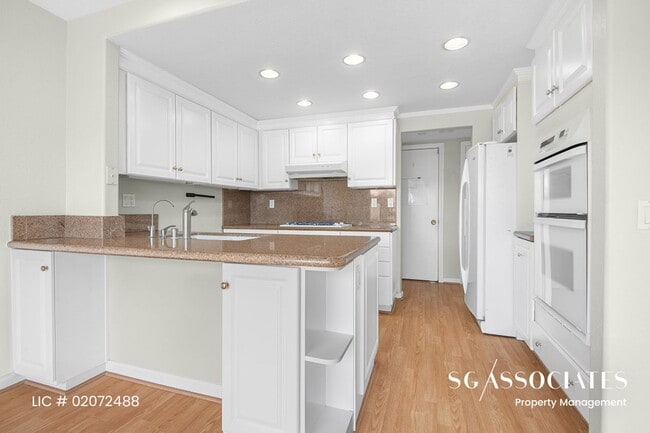 Building Photo - Adorable WATERFRONT Gated Lakeside Villas ...