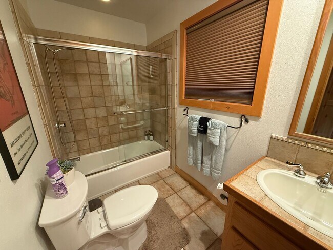 Building Photo - 55303 Velvet Ct