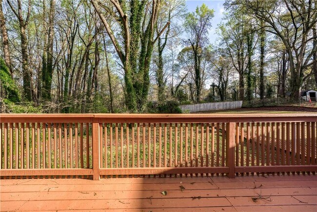 Building Photo - 1357 Plaza Ave SW